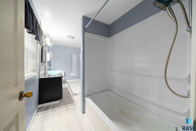 504 S 5th Ave Avenue, Sioux Falls, SD 57104