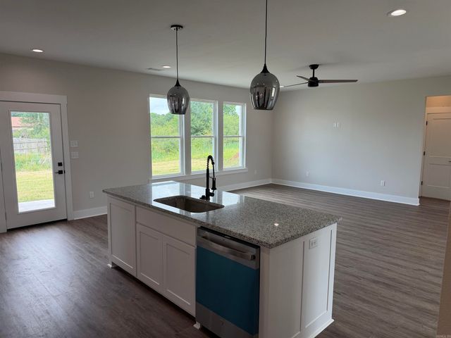 82 Dove Ln, Vilonia, AR 72173