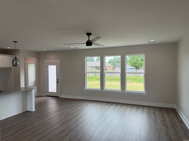 82 Dove Ln, Vilonia, AR 72173