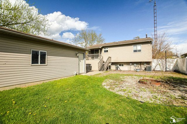 8675 Lillian Drive, Newport, MI 48166