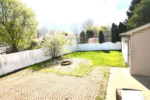 8675 Lillian Drive, Newport, MI 48166