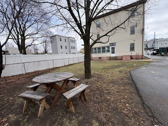 131 Fifth St 3L, Leominster, MA 01453