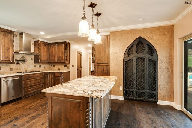 2006 AVONDALE STREET, Wichita Falls, TX 76308