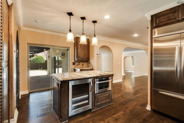 2006 AVONDALE STREET, Wichita Falls, TX 76308