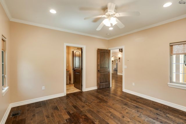 2006 AVONDALE STREET, Wichita Falls, TX 76308