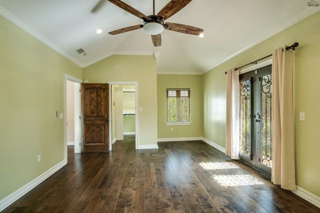 2006 AVONDALE STREET, Wichita Falls, TX 76308