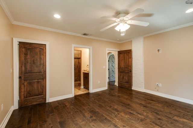 2006 AVONDALE STREET, Wichita Falls, TX 76308