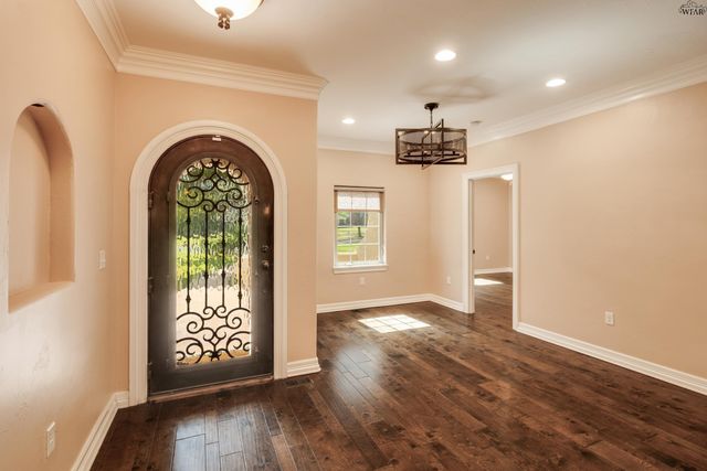 2006 AVONDALE STREET, Wichita Falls, TX 76308