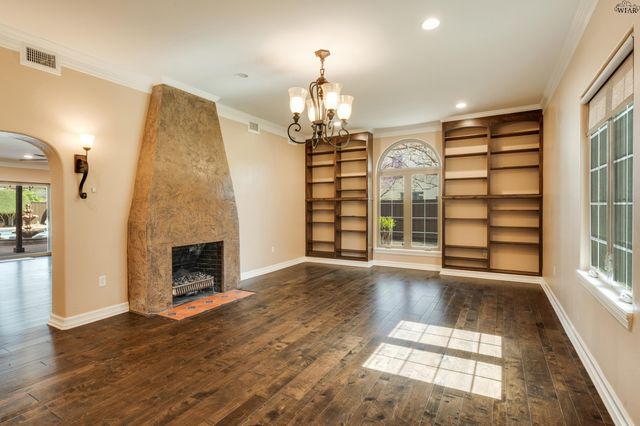 2006 AVONDALE STREET, Wichita Falls, TX 76308