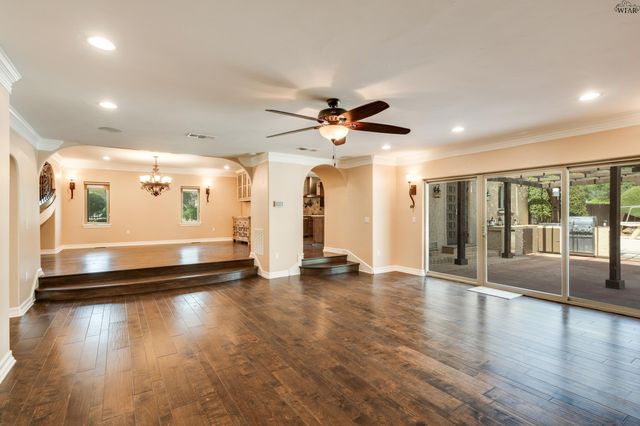 2006 AVONDALE STREET, Wichita Falls, TX 76308