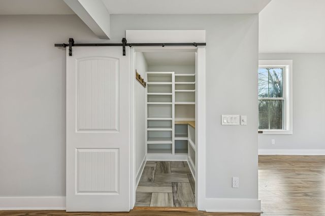 265 N Wessington Pl, Hendersonville, TN 37075