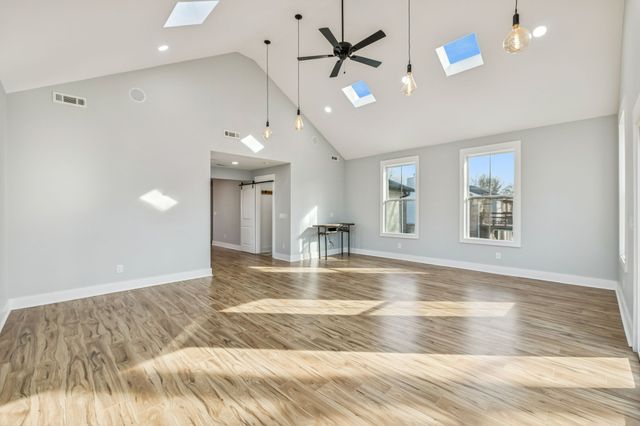 265 N Wessington Pl, Hendersonville, TN 37075