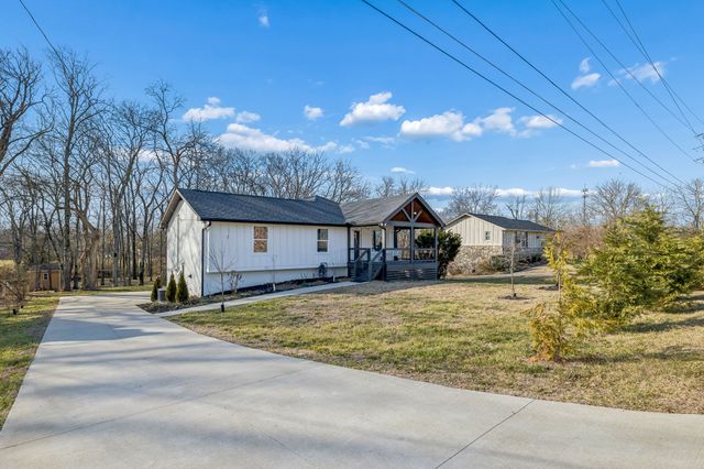 265 N Wessington Pl, Hendersonville, TN 37075