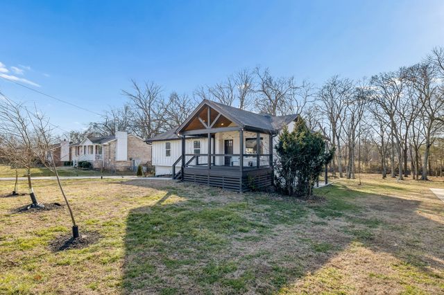 265 N Wessington Pl, Hendersonville, TN 37075