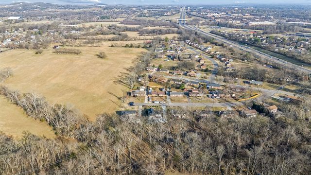 265 N Wessington Pl, Hendersonville, TN 37075