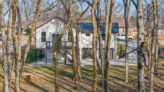 265 N Wessington Pl, Hendersonville, TN 37075