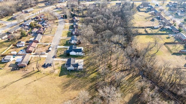 265 N Wessington Pl, Hendersonville, TN 37075