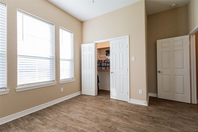 2119 Loc Loma Lane, La Porte, TX 77571