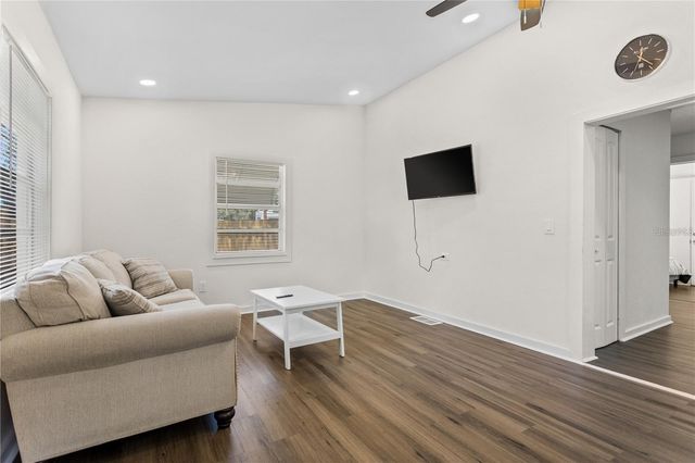 904 LAKEVIEW ROAD Unit A, Clearwater, FL 33756