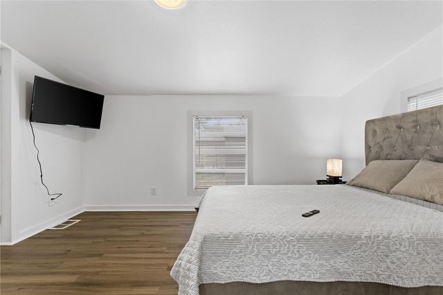 904 LAKEVIEW ROAD Unit A, Clearwater, FL 33756