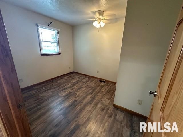 1211 N 1600 E Road, Taylorville, IL 62568