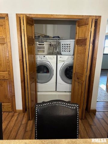 1211 N 1600 E Road, Taylorville, IL 62568