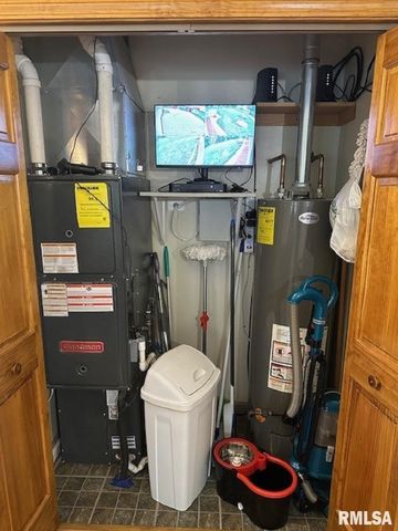 1211 N 1600 E Road, Taylorville, IL 62568