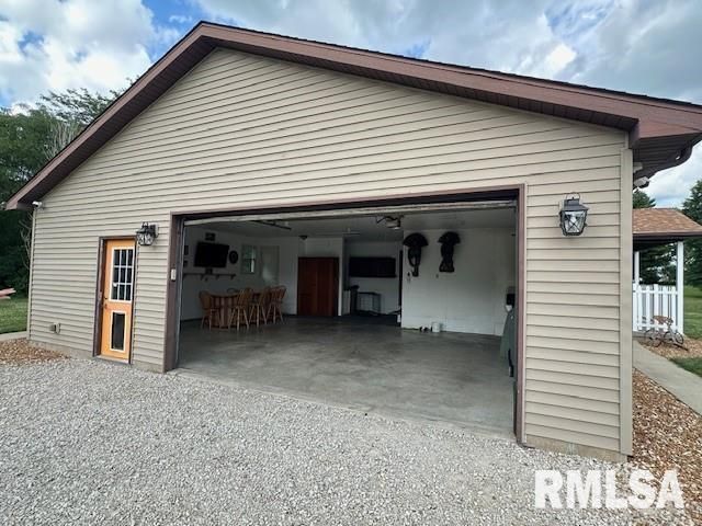 1211 N 1600 E Road, Taylorville, IL 62568