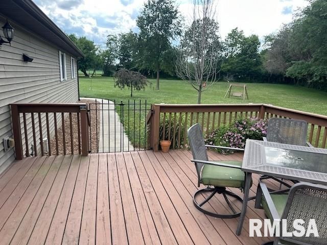 1211 N 1600 E Road, Taylorville, IL 62568
