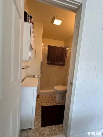 1211 N 1600 E Road, Taylorville, IL 62568