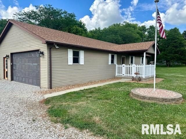 1211 N 1600 E Road, Taylorville, IL 62568
