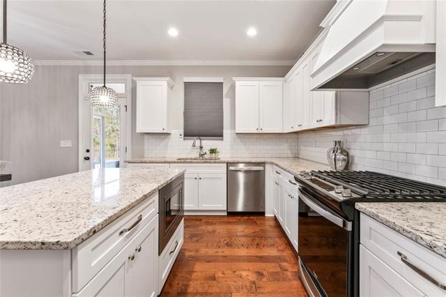 805 Carnegie Court, Locust Grove, GA 30248