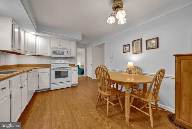 1307 PARK VIEW LN, Downingtown, PA 19335