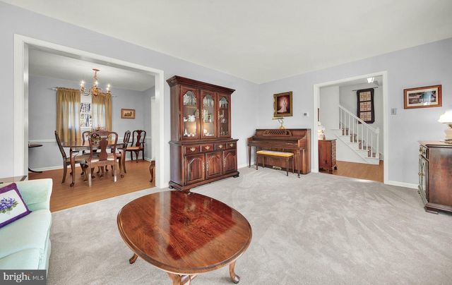 1307 PARK VIEW LN, Downingtown, PA 19335