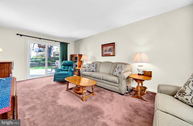 1307 PARK VIEW LN, Downingtown, PA 19335