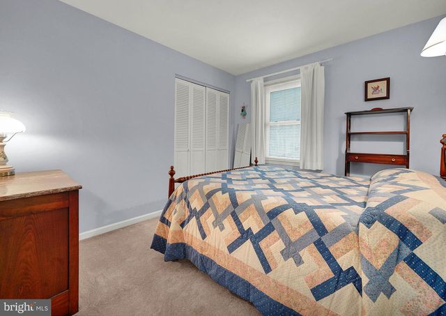 1307 PARK VIEW LN, Downingtown, PA 19335