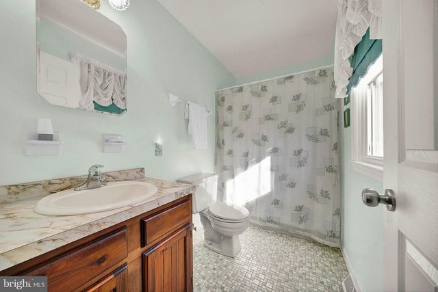 1307 PARK VIEW LN, Downingtown, PA 19335