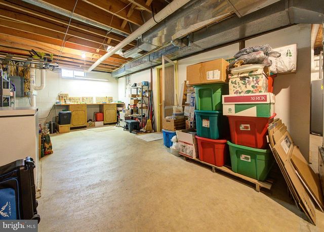 1307 PARK VIEW LN, Downingtown, PA 19335