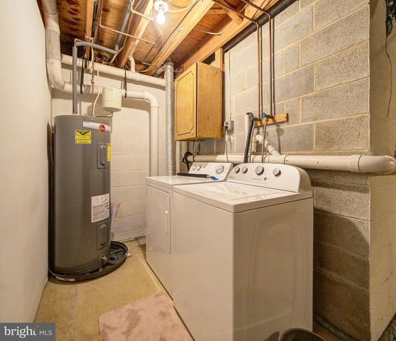 1307 PARK VIEW LN, Downingtown, PA 19335