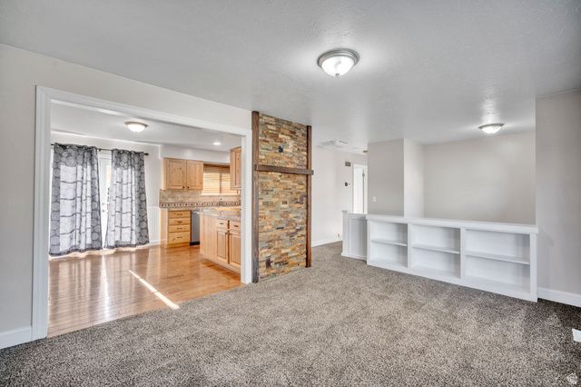 6675 S CYCLAMEN DR, West Jordan, UT 84081