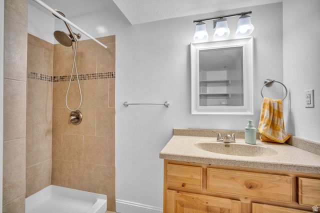 6675 S CYCLAMEN DR, West Jordan, UT 84081