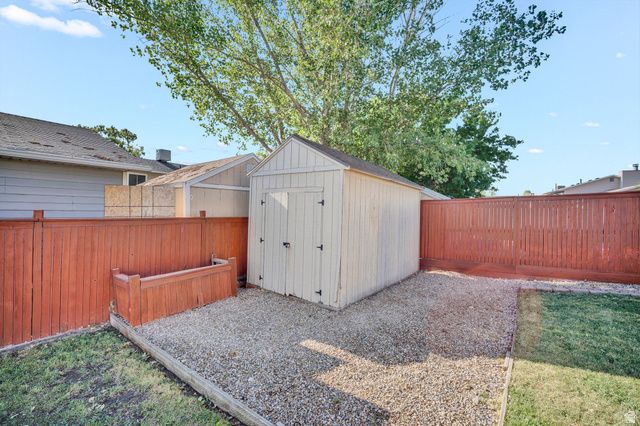 6675 S CYCLAMEN DR, West Jordan, UT 84081