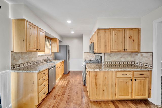 6675 S CYCLAMEN DR, West Jordan, UT 84081
