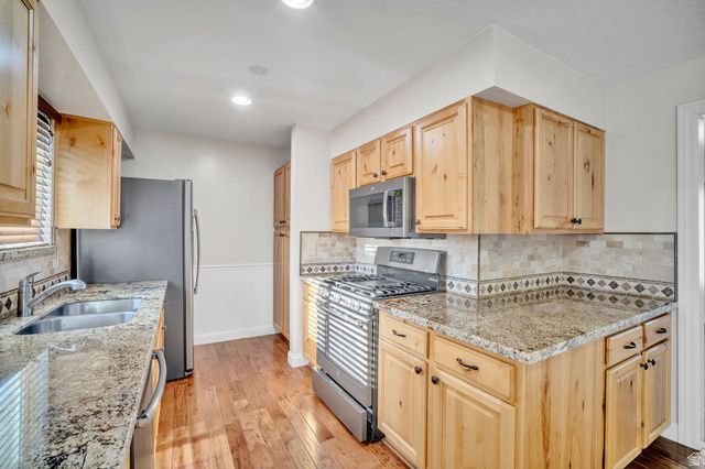 6675 S CYCLAMEN DR, West Jordan, UT 84081