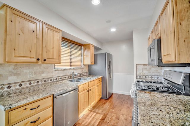 6675 S CYCLAMEN DR, West Jordan, UT 84081