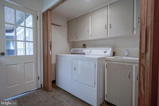 370 S BROADWAY, Pennsville, NJ 08070