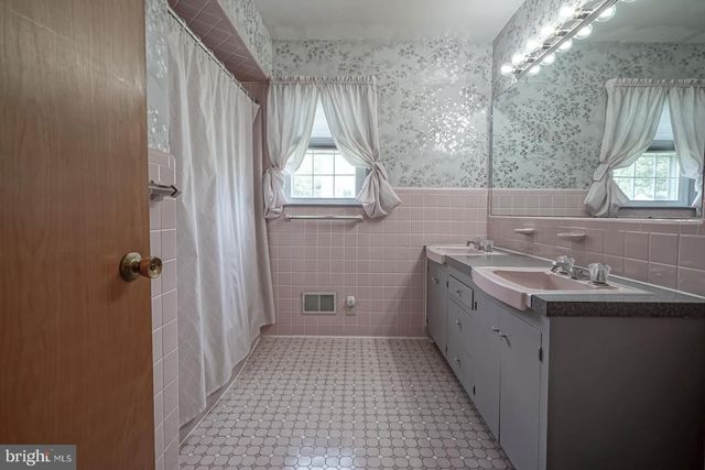 370 S BROADWAY, Pennsville, NJ 08070