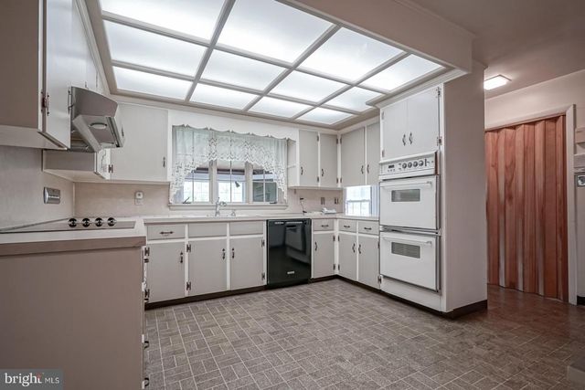 370 S BROADWAY, Pennsville, NJ 08070