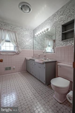 370 S BROADWAY, Pennsville, NJ 08070
