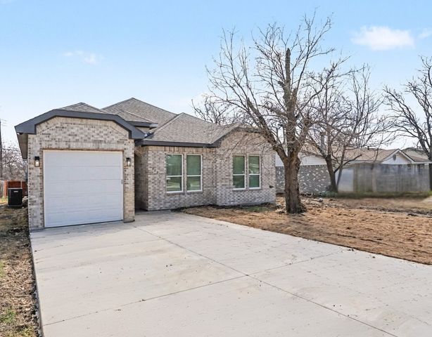 712 Willowbrook Drive, Mesquite, TX 75149